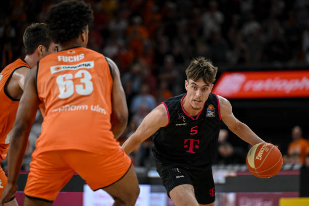 足球世界里 足球世界里