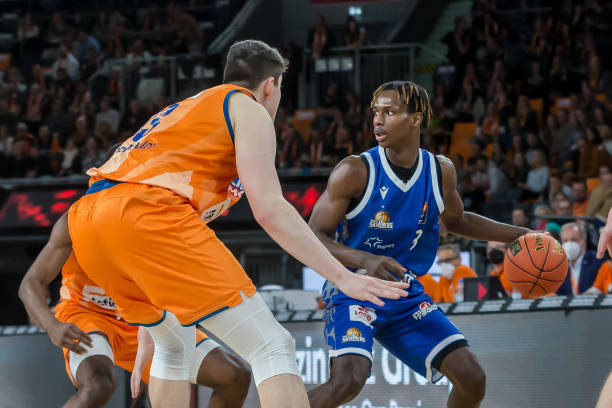 不可逾越的 不可逾越的