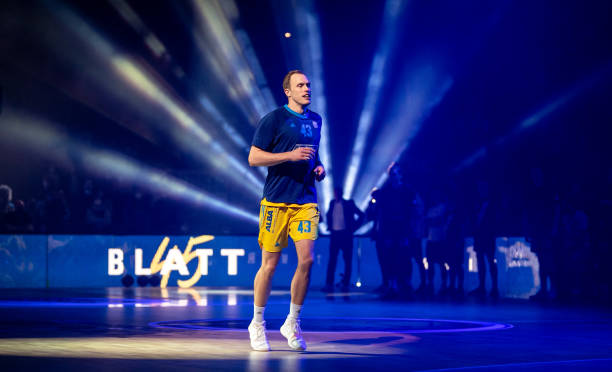 着他的比赛 着他的比赛